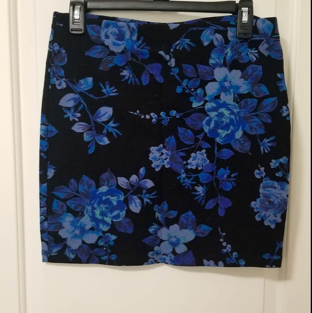 COPY - Express Navy Floral Mini Skirt